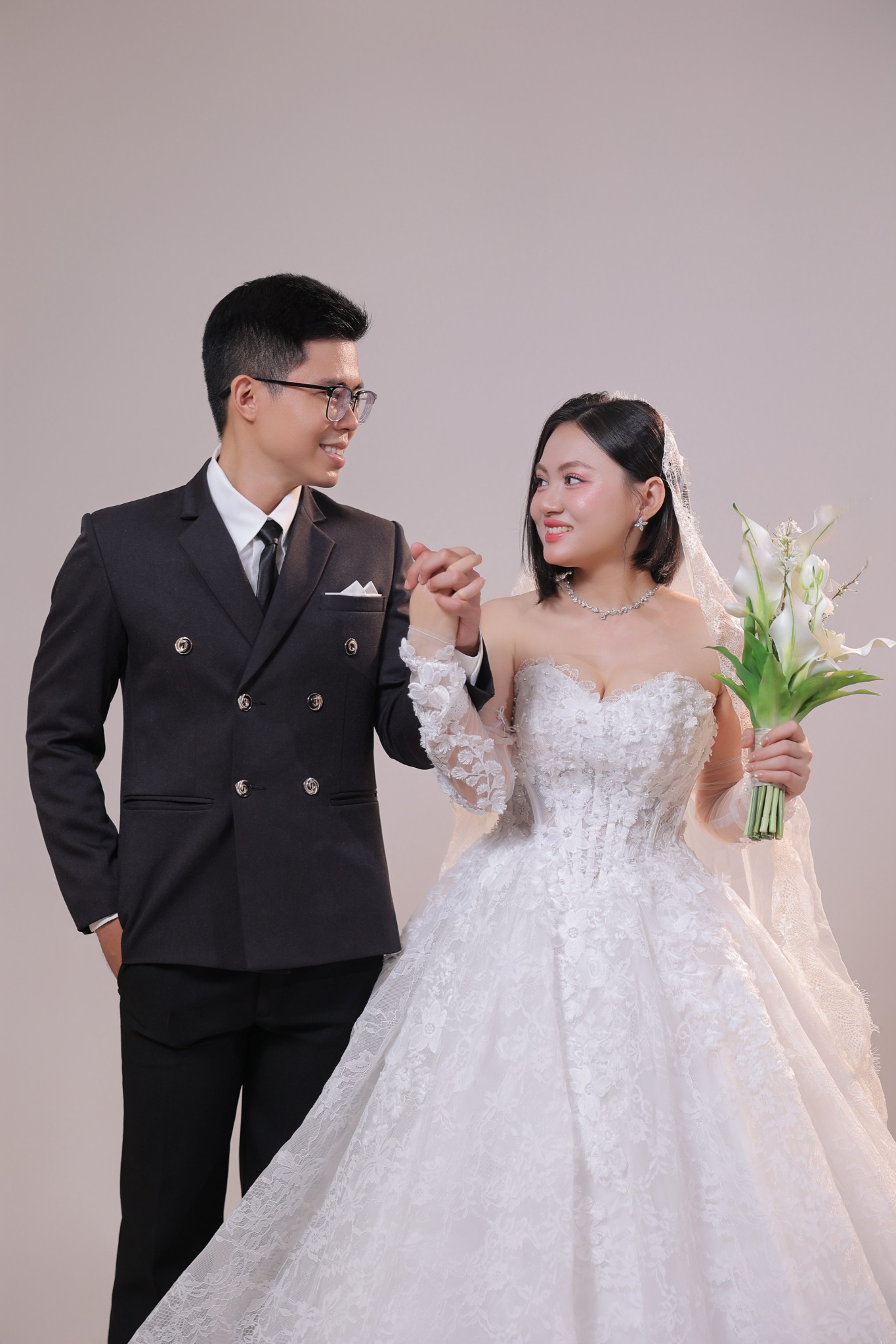 Cô dâu chú rể Nhật và Linh